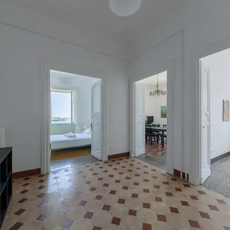 Altido Spacious Family Apt For 12 With Free Parking Appartement